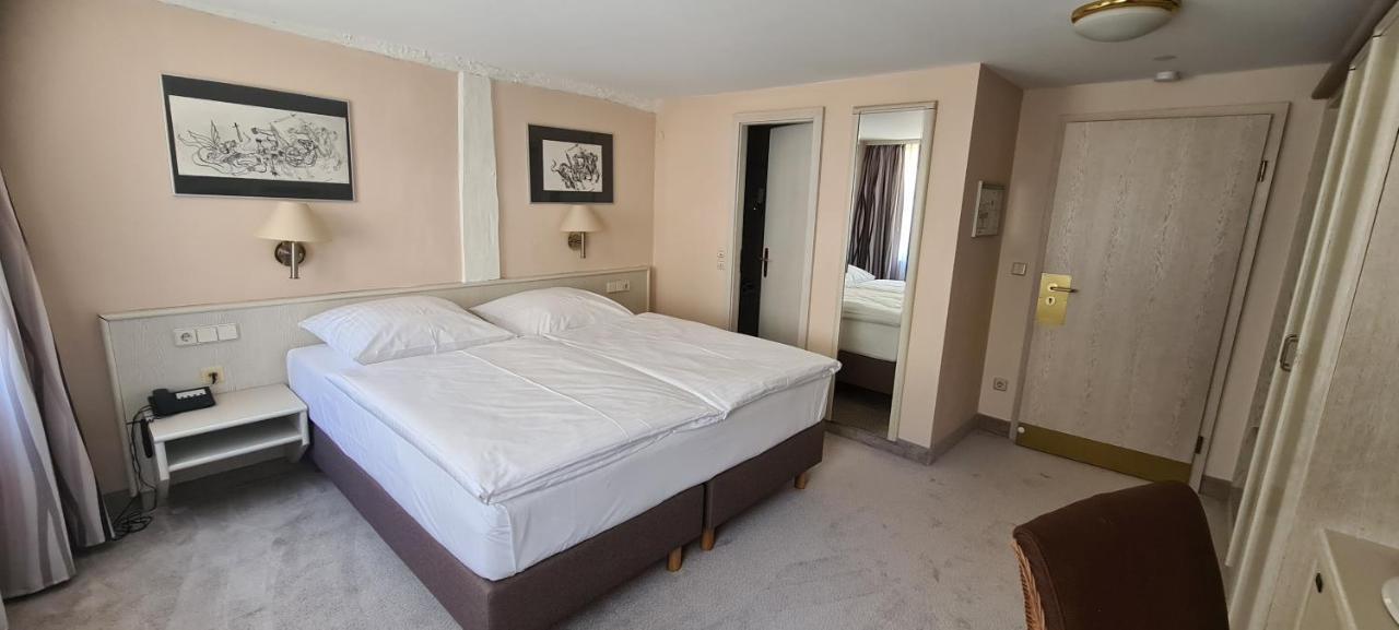 Hotel Garni "Am Ellinger Tor" Weißenburg in Bayern Εξωτερικό φωτογραφία