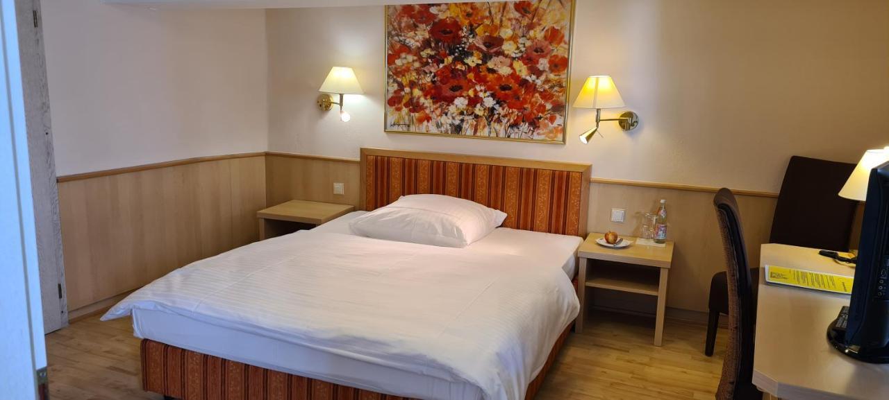 Hotel Garni "Am Ellinger Tor" Weißenburg in Bayern Εξωτερικό φωτογραφία