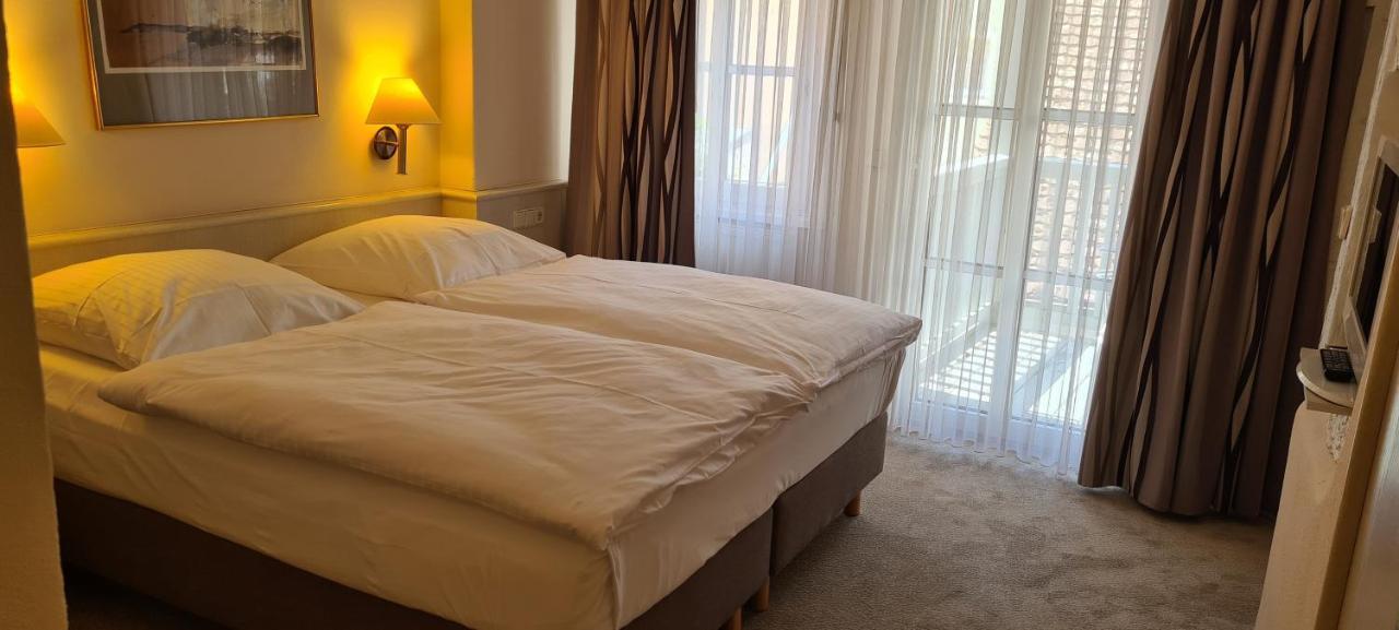 Hotel Garni "Am Ellinger Tor" Weißenburg in Bayern Εξωτερικό φωτογραφία